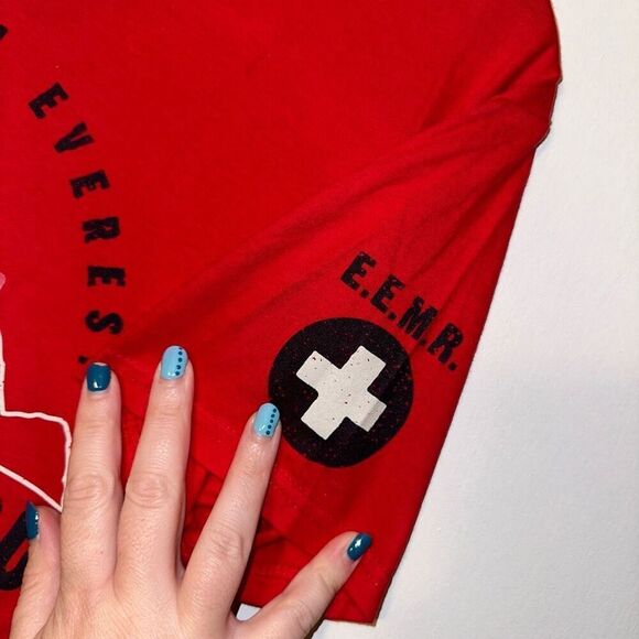 Disney Parks Unisex Expedition Everest Rescue Red Shirt Size Medium NWT - Picture 4 of 11